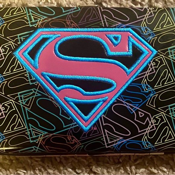 Hard Case Flip Hinge Wallet Superman Logo Hero DC Comics Clutch - Picture 2 of 16